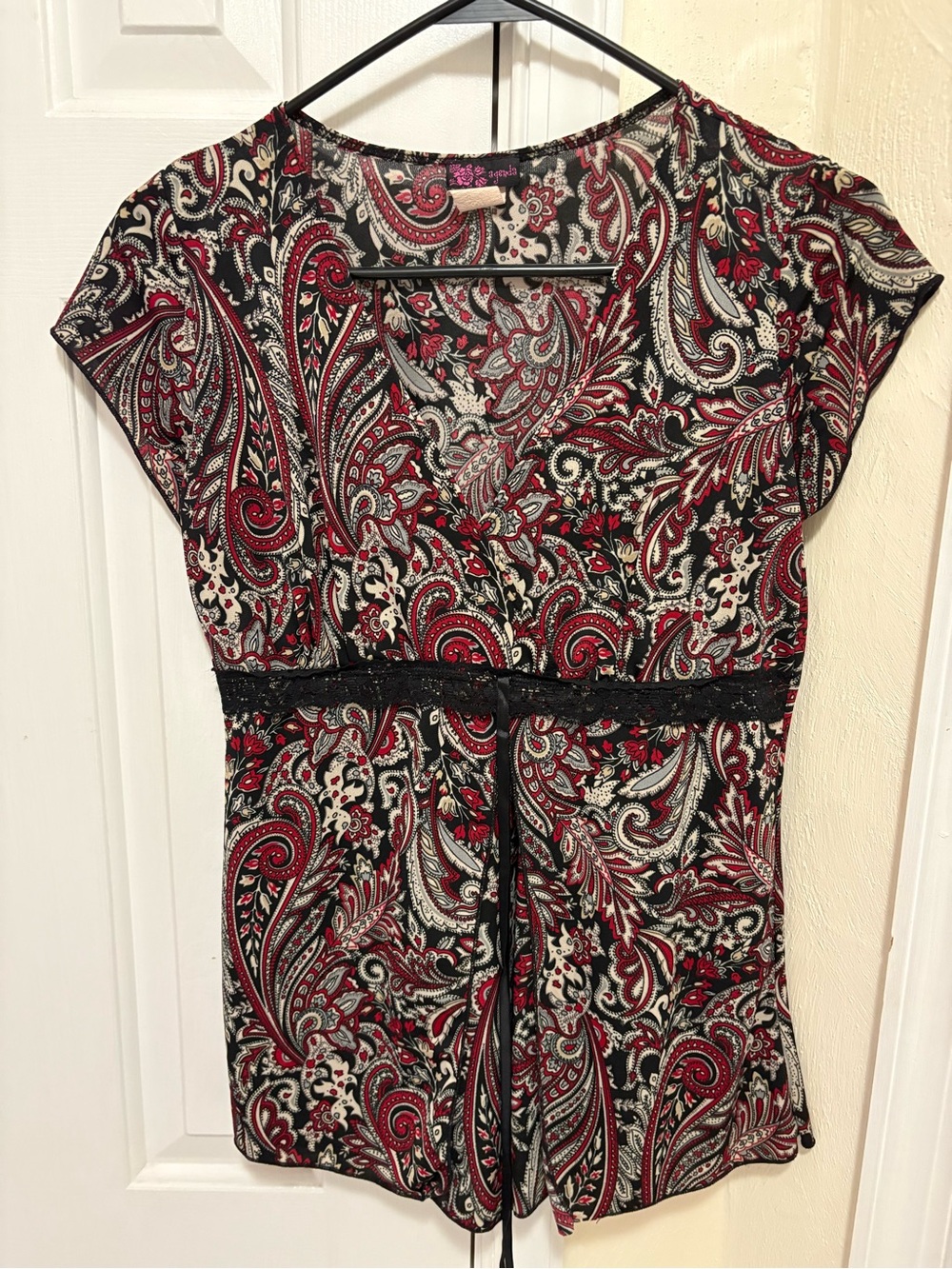 Agenda Paisley Short Sleeve Top in Black, Red and Cream